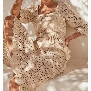 Q13/14 WE ARE KINDRED Luna Crochet Midi Dress